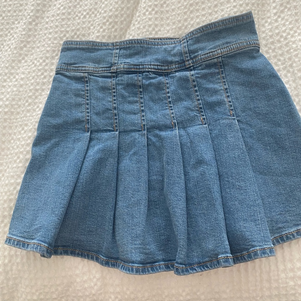 Beautiful jean skirt. - Picture 3 of 5